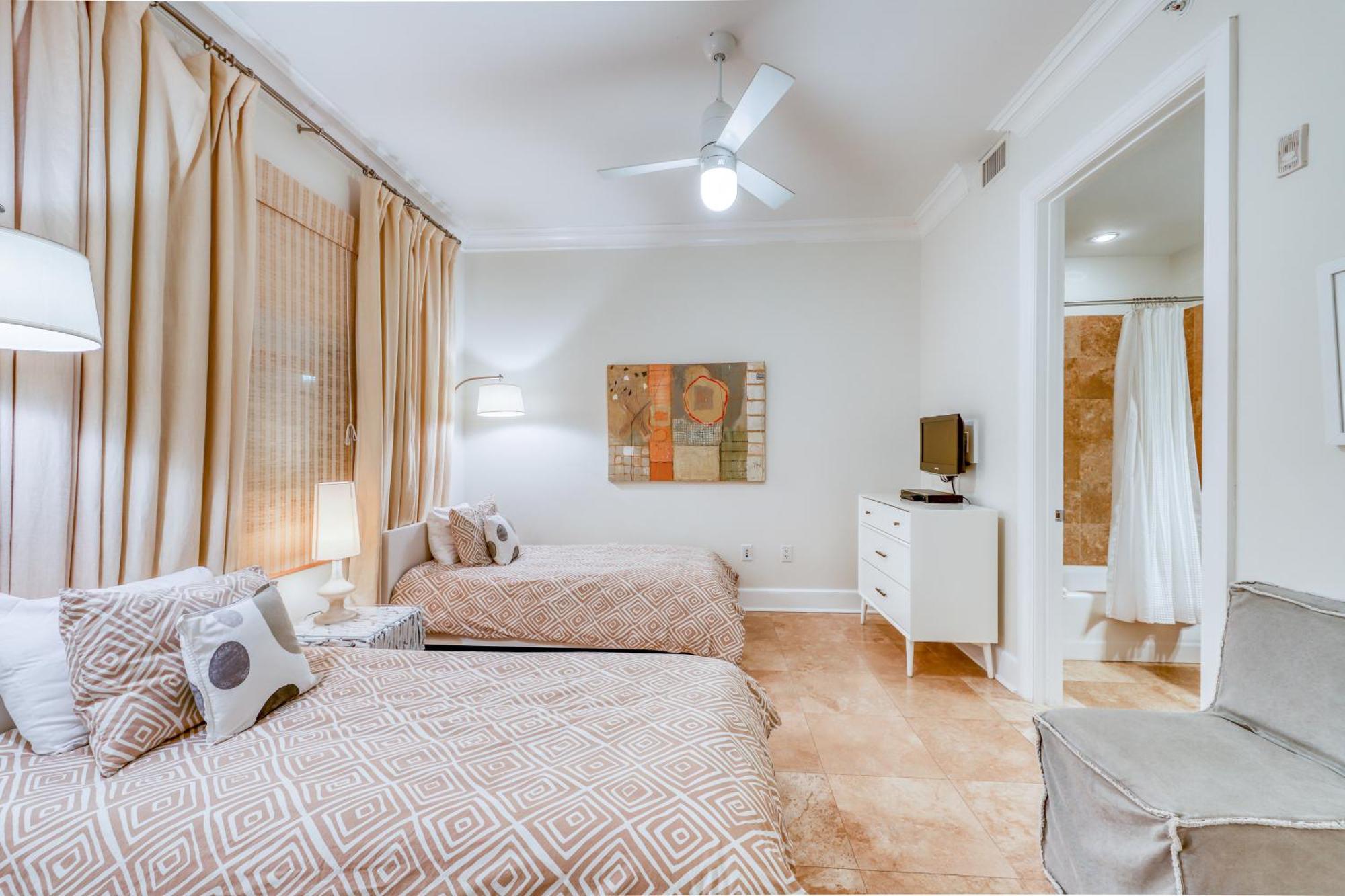 Sanctuary By The Sea Condos شاطئ سانتا روزا الغرفة الصورة